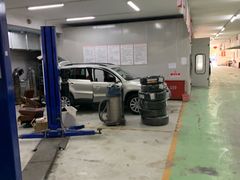 -友谊汽车维修保养·钣金喷漆事故定损·洗车贴膜
