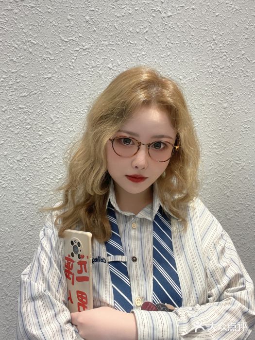 BULB STUDIO 巴柏明星发型工作室(世纪都会店)图片