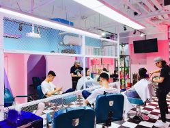 -变画·发型STUDIO