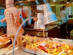 自助取餐区-大中华希尔顿酒店-念自助餐·嗨啤·小龙虾