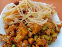 -牛一嘴·兰州牛肉面·大盘鸡(财富中心店)