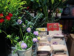 -何兮花店·气球派对鲜花店(马桥银春路万科城店)