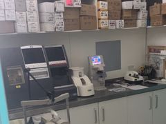 -英伦眼镜蔡司依视路折扣店(通州万达店)