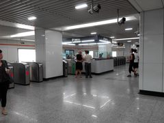 -常熟路(地铁站)