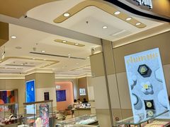 -王府井百货熙地港店