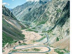 -天山神秘大峡谷