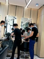 -HAIR CORNER