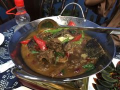 -临江餐馆二楼美食部落