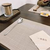 紧凑生活中的一顿舒适简餐