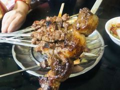 -烤肉小伙烤肉店