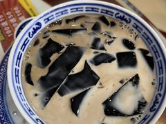 台湾烧仙草-广信牛奶甜品世家(台东店)