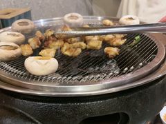 -围炉肉舍•炭烤活鳗•丹东海鲜烤肉(步行街店)