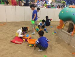 -维佳童话镇演出现场(徐东店)