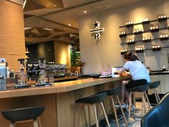 -星巴克臻选(杭州嘉里中心1F店)
