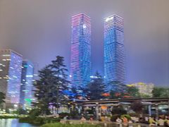 -凤凰路何眼镜香辣蟹(花果园店)