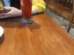 草莓冰茶-ROAST coffee & eatery