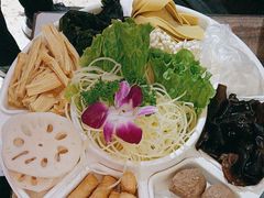 -鸡遇虾煲干锅火锅(小寨金莎店)