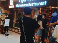 等位区-大头虾越式风味餐厅(光明广场店)