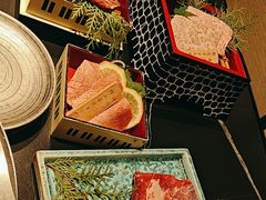 -山川小町·极番烧肉(新地假日广场店)