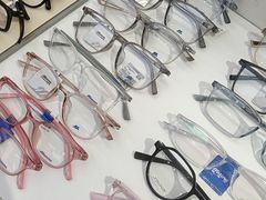 -美式眼镜·授权蔡司.依视路.尼康.豪雅.明月(南翔印象城店)