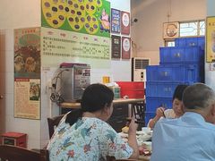 大堂-华哥新鲜猪精品美食