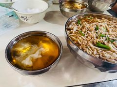 -正宗杨记普洱酸醋米线(总店)