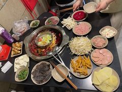 -洞亭火锅(防空洞总店)