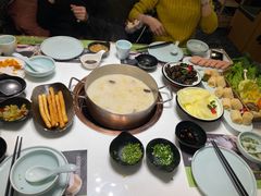 -洪氏嗨捞·猪肚鸡火锅(阳光天地店)