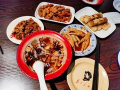 -爆炸头阿姨小四川正宗川味小吃(无任何分店)