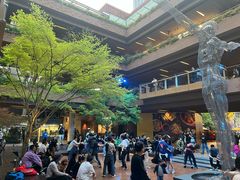 -瑞虹新天地月亮湾