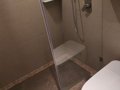 -铂领荟酒店(军区总医院熊猫基地西大门地铁站店)