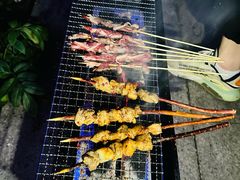 -哈尔滨小酒馆·鲜肉现穿自助烧烤(康新花园店)