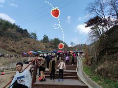 -梅岭月亮湾山体公园