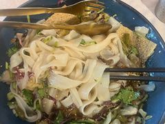 石河子凉皮-耶里夏丽·丝路国际新疆菜·清真食品(徐汇南丹东路臻选店)