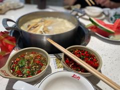 -三人行骨头王火锅(长寿店)