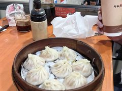 -莱莱小笼·乔艾