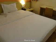 004-7天连锁酒店(上海徐家汇龙华路地铁站店)