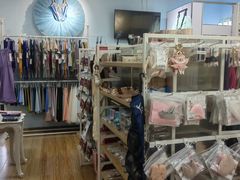 -上海路易十四芭蕾良品舞蹈用品店(美丽华商务中心店)