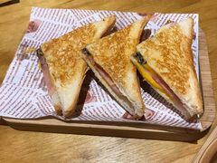 比基尼黑松露火腿三明治-tapas by dos cielos西班牙餐厅(重庆光环购物公园店)