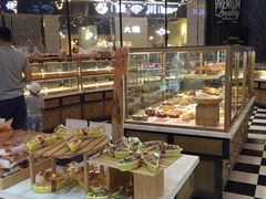 面包甜点陈列柜-皇家美孚·蛋糕外送(东部佳世客店)