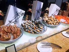 -大中华希尔顿酒店-念自助餐·嗨啤·小龙虾