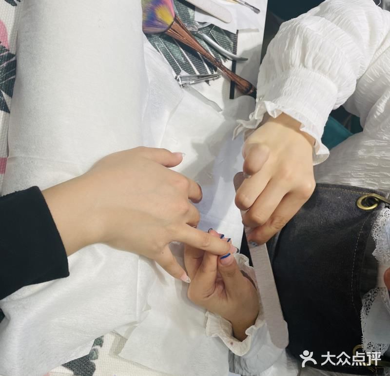 要美美的约会怎么可以放过美美的指甲！