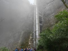 -龙水峡地缝景区