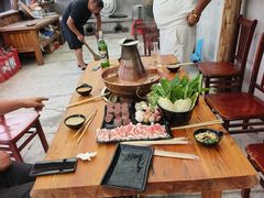 -果松木炭酸菜铜火锅·外婆参鸡汤