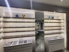 -视野联行眼镜蔡司·依视路官方授权店(顺城店)