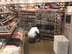 -名创优品(海珠乐峰广场店)