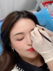-莲姿娜·半永久纹眉皮肤管理