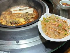 -人民公社铁锅炖·东北菜(卫国道店)