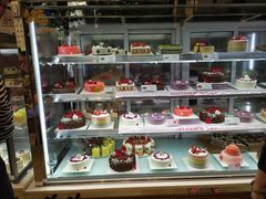面包甜点陈列柜-巴黎贝甜(常德路店)