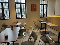 -Fridi Patisserie Cafe